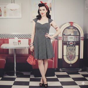 Victorias Secret Black Fit & Flare Dress Size 2 Heart‎ Print Rockabilly Pin Up